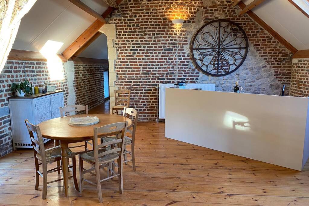 Charmant Appartement Dans Une Ancienne Ferme Nivelles Exteriör bild