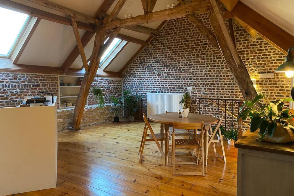 Charmant Appartement Dans Une Ancienne Ferme Nivelles Exteriör bild