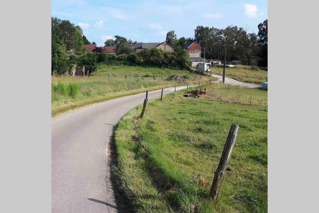 Charmant Appartement Dans Une Ancienne Ferme Nivelles Exteriör bild
